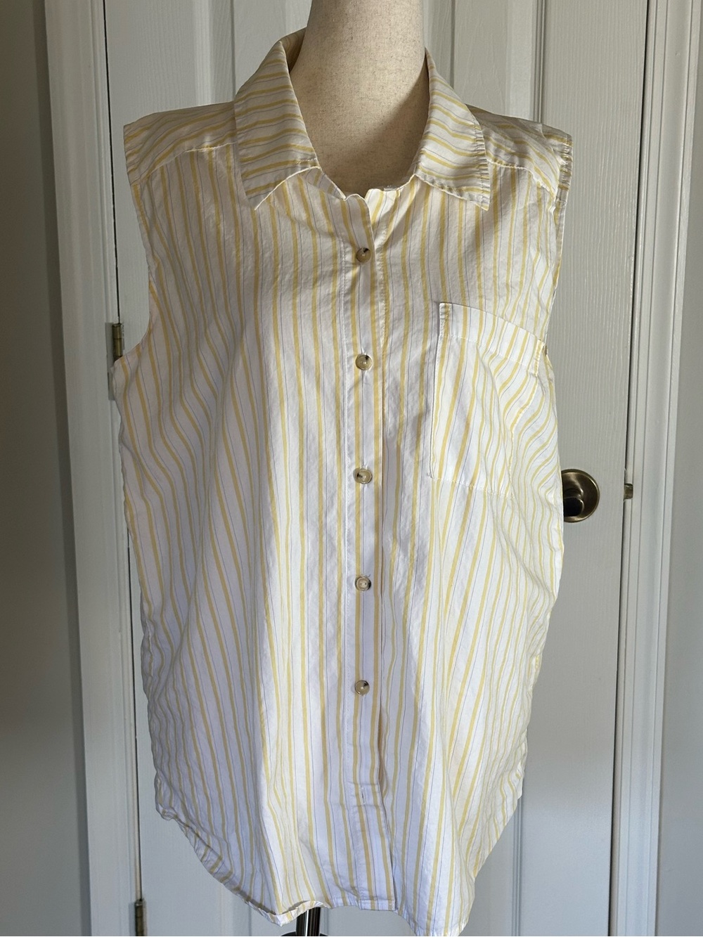 DONNI. The Pop Sleeveless Top. Size Large